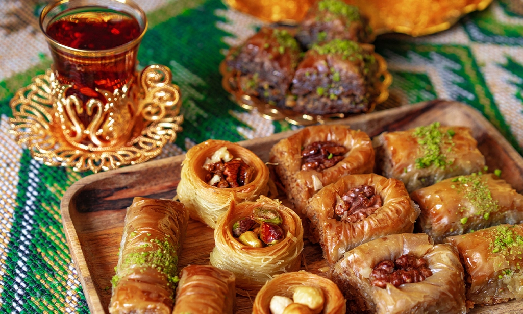 Baklavaproeverij + warme drank
